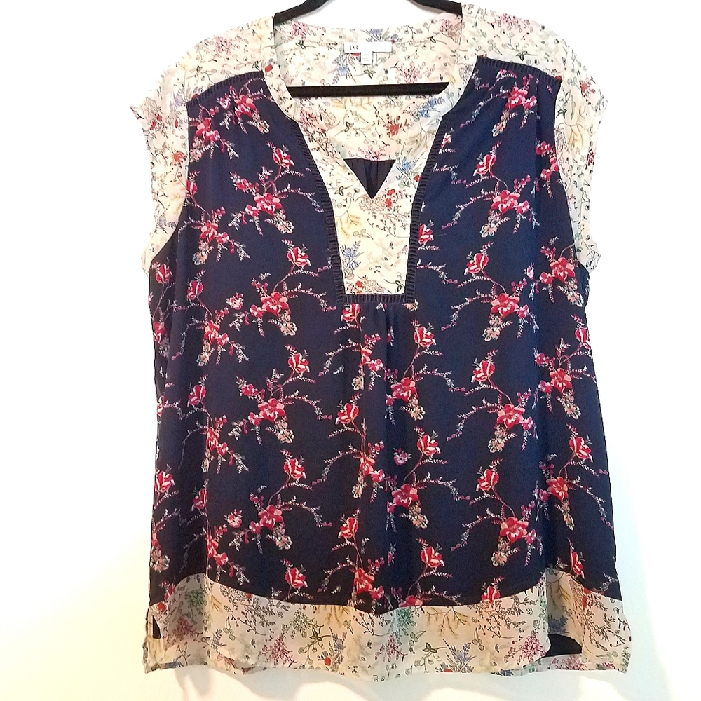PXL DR2 by Daniel Rainn Navy & Cream Floral Top